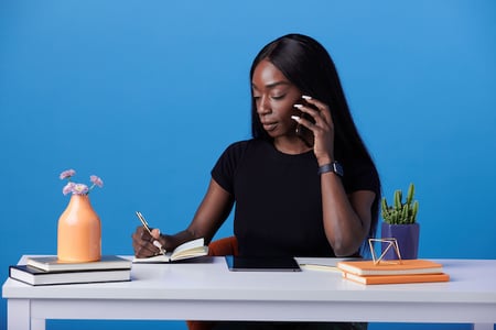 B2B Sales Experience: 12 Best Ways to Delight Prospects [Examples]