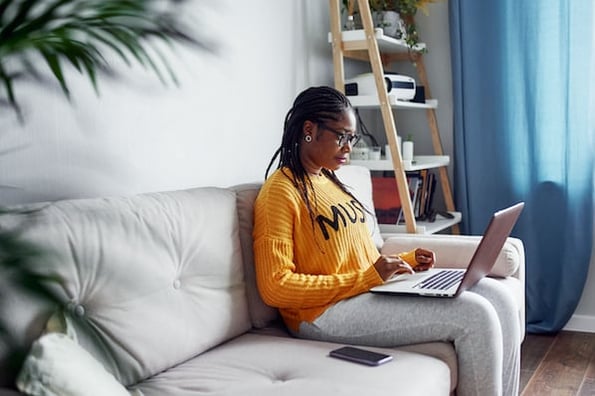 customer searching a company's knowledge base for self support