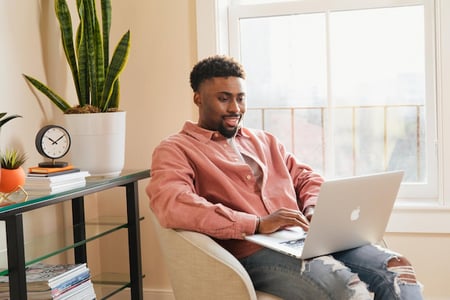 How to Text Sales Prospects (and Double Your Conversion Rate)